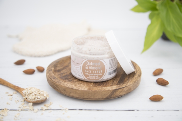 Oatmeal & Almond Face Scrub - Image 4